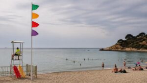 Signification des drapeaux à la plage et baignade
